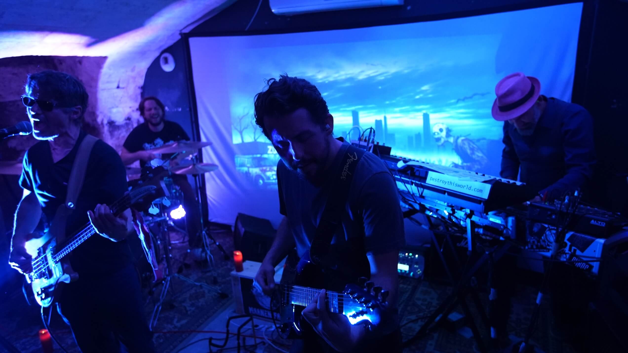 Live at Black Cat Pub Bordeaux (2025) - Photo: Idée Courte